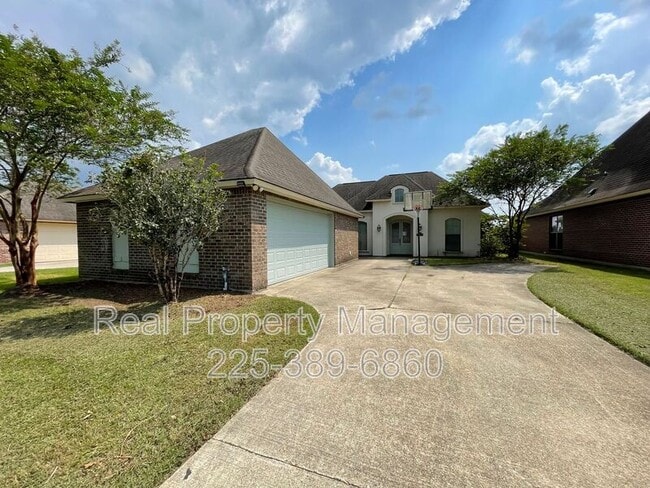 10950 Hillpark Ave in Baton Rouge, LA - Building Photo - Building Photo