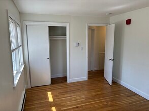 21 Park Ave in Foxboro, MA - Building Photo - Building Photo