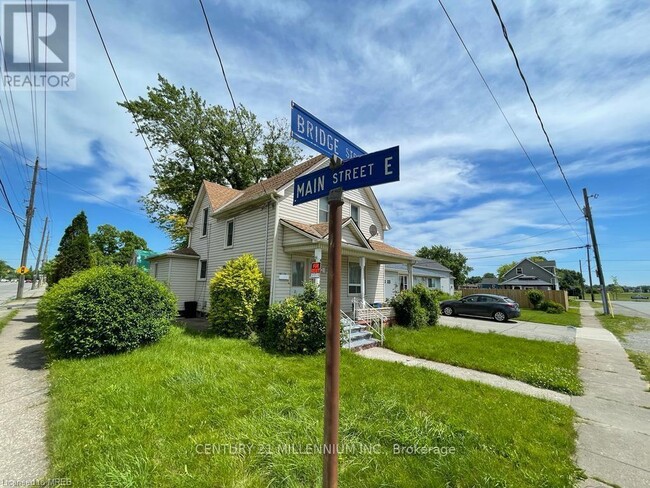 21 BRIDGE St in Port Colborne, ON - Building Photo - Building Photo