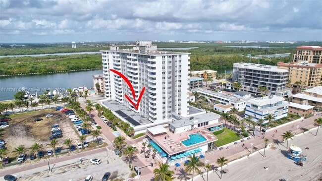 3111 N Ocean Dr, Unit 308 in Hollywood, FL - Building Photo - Building Photo