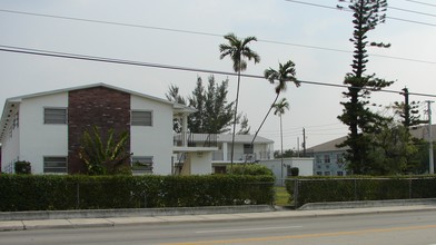 760-790 NW 95th St in Miami, FL - Building Photo - Building Photo