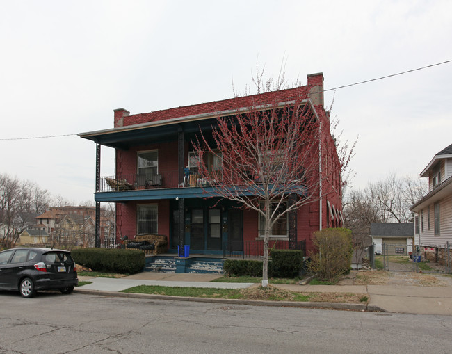 4209-4211 Oak St in Kansas City, MO - Building Photo - Building Photo