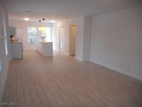 2722 Arbutus St in Naples, FL - Foto de edificio - Building Photo