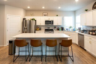 8210 Allora Rd in Cheney, WA - Building Photo