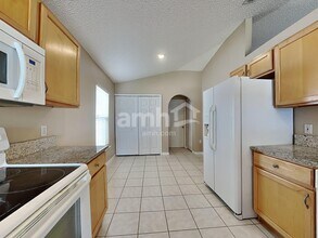 12927 Kings Lake Dr in Gibsonton, FL - Building Photo - Building Photo