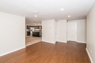 8109 Grampell Dr in Jacksonville, FL - Building Photo - Building Photo