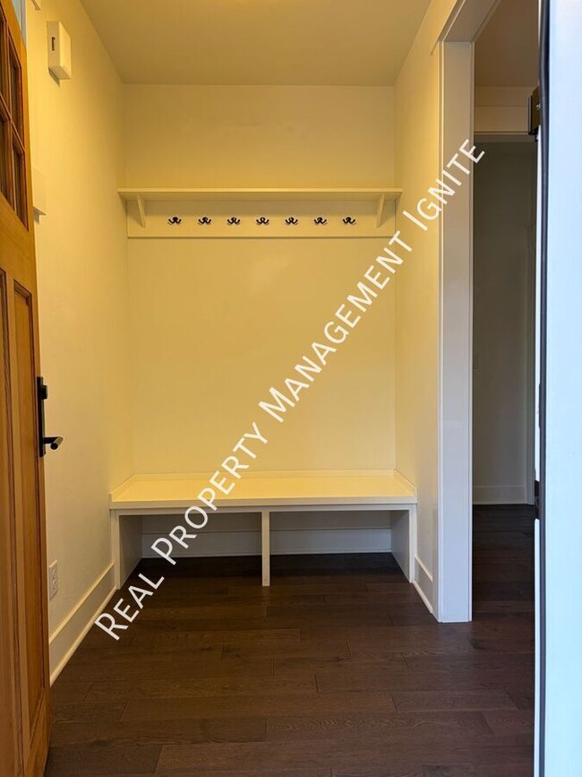 1650 NW Lewis St in Bend, OR - Building Photo - Building Photo