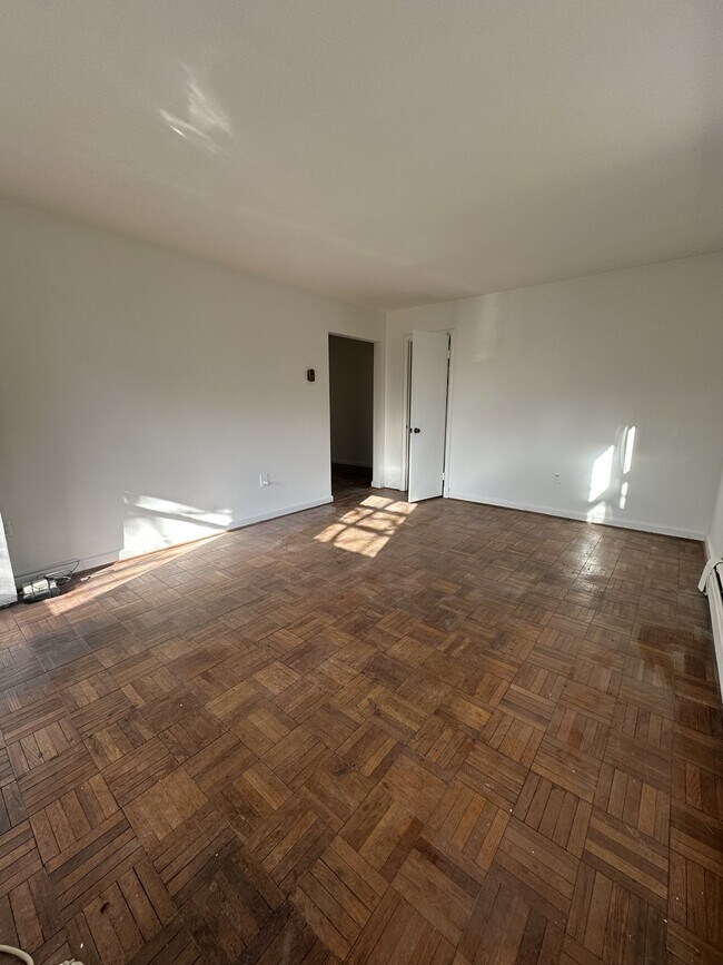 704 Chaney Drive1 in Washington, DC - Building Photo - Building Photo