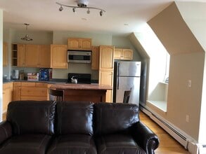 318 Tappan St in Brookline, MA - Building Photo - Building Photo