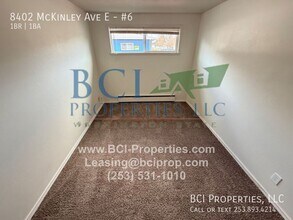 8402 E McKinley Ave in Tacoma, WA - Building Photo - Building Photo