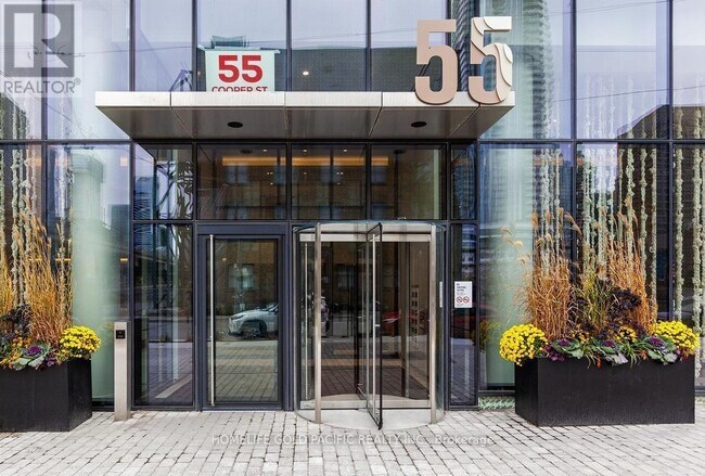 55 Cooper St in Toronto, ON - Building Photo - Building Photo