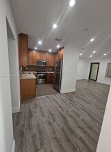425 NE 109th St in Miami, FL - Building Photo - Building Photo