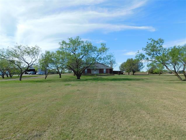 10971 Lake Crest Dr in Sanger, TX - Building Photo