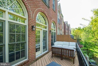 4005 Mansion Dr NW in Washington, DC - Building Photo - Building Photo