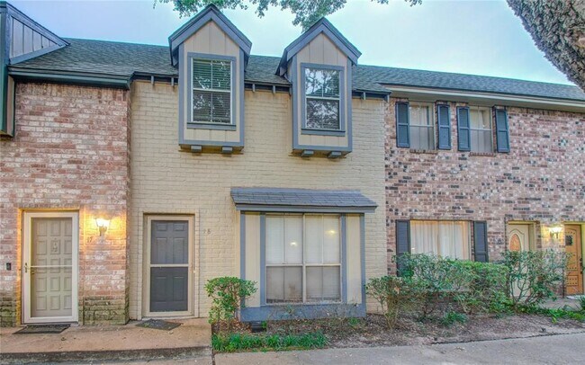 14703 Barryknoll Ln in Houston, TX - Foto de edificio - Building Photo