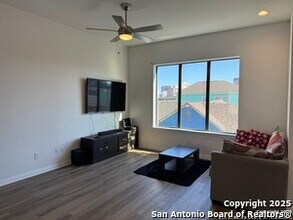415 Jackson St in San Antonio, TX - Building Photo - Building Photo
