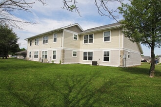 Lyn Crossing in Des Moines, IA - Foto de edificio - Building Photo