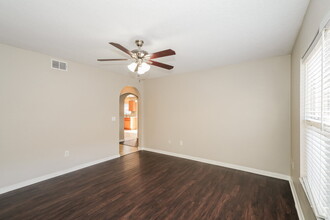 17006 Torvest Ct in Land O Lakes, FL - Building Photo - Building Photo