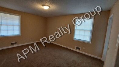 2011 Dominion Dr in Columbia, SC - Building Photo - Building Photo