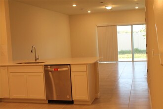 3167 Emerald Acrs Ln in Sanford, FL - Building Photo - Building Photo