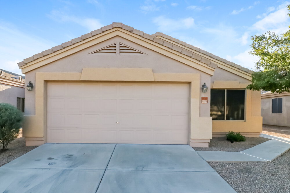 14310 N 129th Ave in El Mirage, AZ - Building Photo