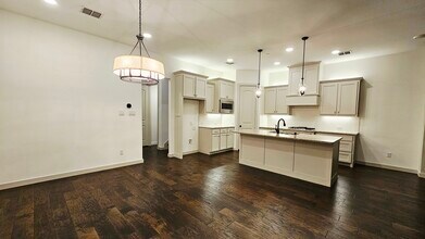 4841 Rattler Ln in Carrollton, TX - Foto de edificio - Building Photo