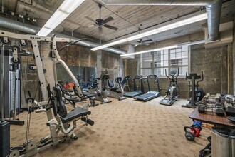 201 4th St, Unit #302 in Oakland, CA - Foto de edificio - Building Photo