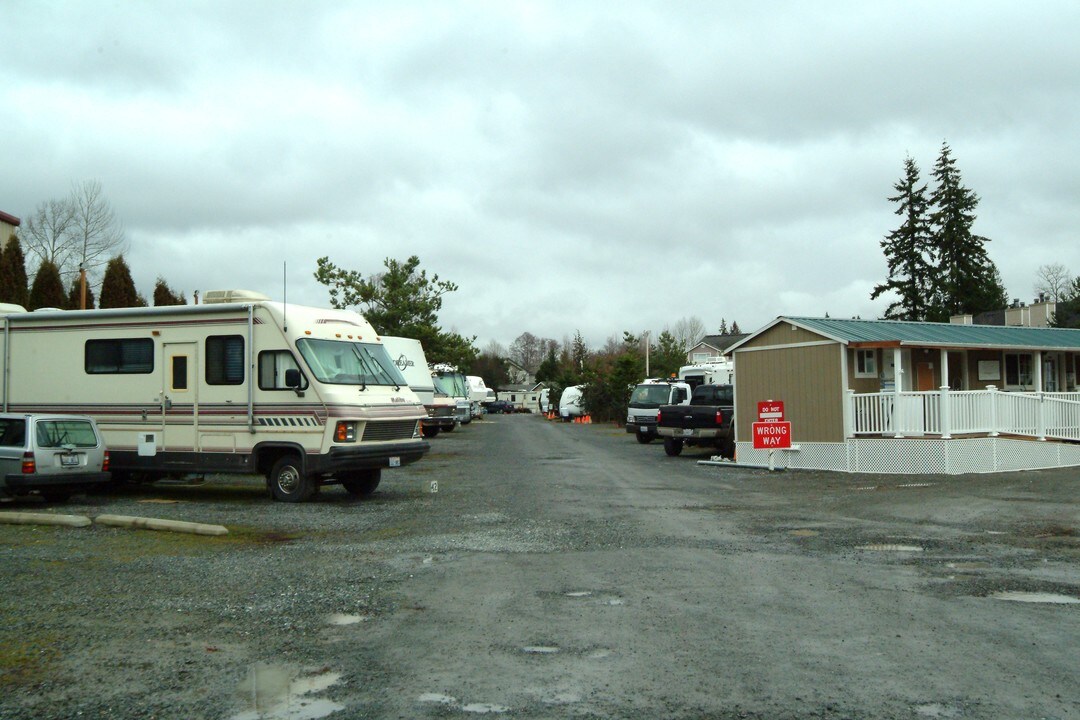 11501 Highway 99 in Everett, WA - Foto de edificio