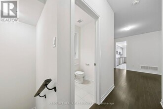 23 Mayhew Ln in Hamilton, ON - Building Photo - Building Photo