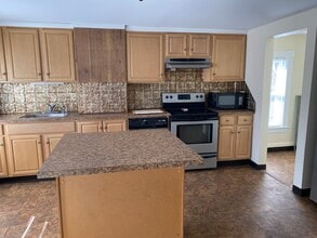 58 Georgiana St in New London, CT - Building Photo - Building Photo