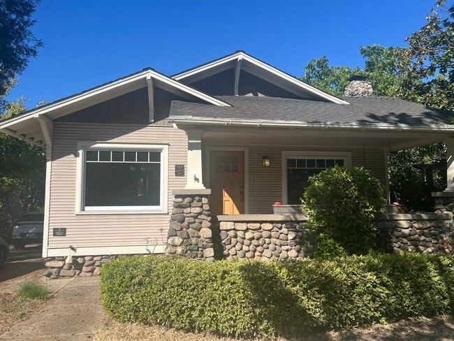 property at 727 Siskiyou Blvd