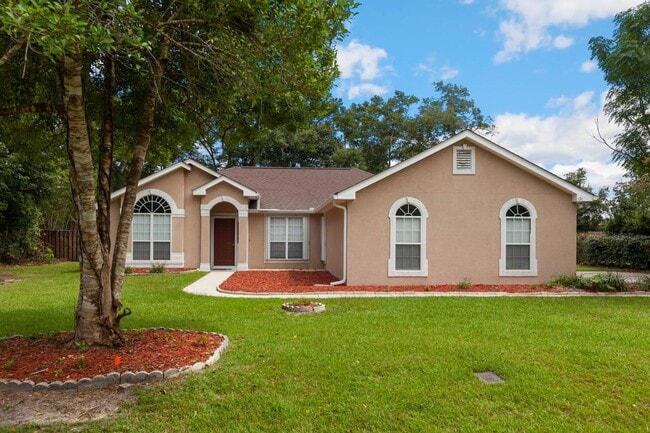 121 Duncan Dr in Crawfordville, FL - Building Photo - Building Photo