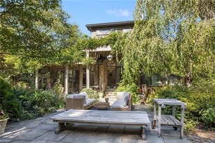 20 Wagner Rd in Westerly, RI - Building Photo