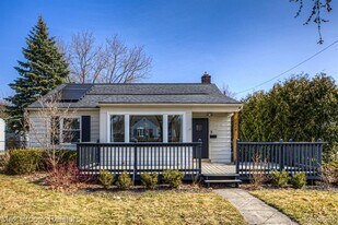 2618 Phillips Ave in Berkley, MI - Building Photo