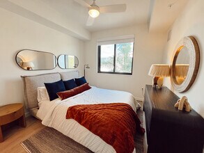 2571 NE 195th St, Unit B1 in Miami, FL - Building Photo - Building Photo