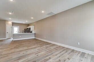 4424 N Sandplum St in Wichita, KS - Building Photo - Building Photo