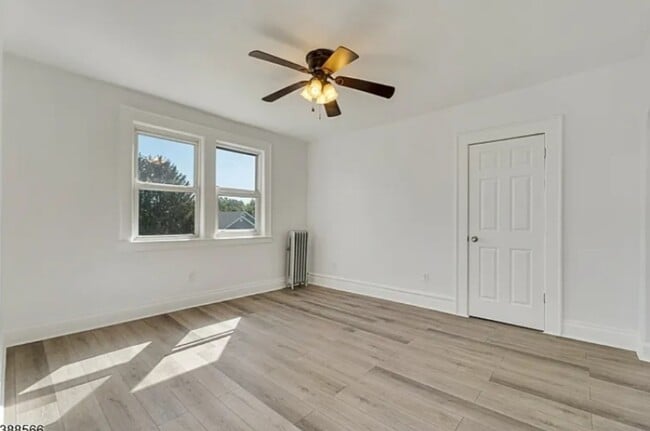 21 Huntington Terrace in Newark, NJ - Foto de edificio - Building Photo