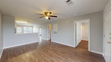 1507 Hollow Hill Dr, Unit B in Bryan, TX - Foto de edificio - Building Photo