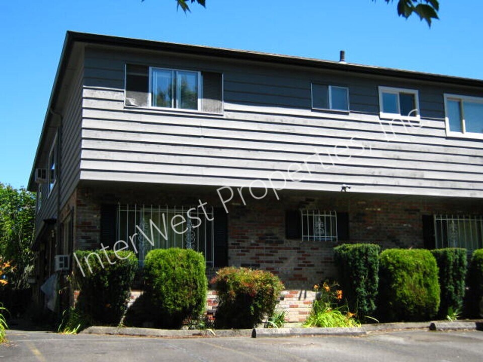 1749-1749 NE Wasco St in Portland, OR - Building Photo
