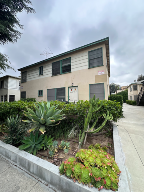 4232 Los Feliz Blvd