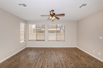 14563 W Acapulco Ln in Surprise, AZ - Foto de edificio - Building Photo