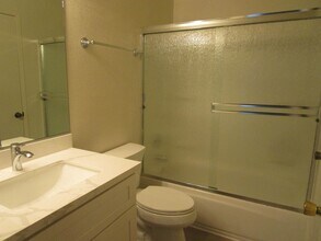 184 Woodbury Cir in Vacaville, CA - Building Photo - Building Photo