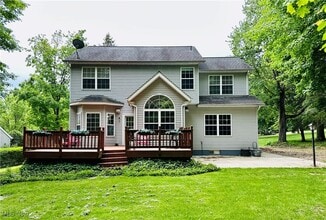 403 Downing Dr in Chardon, OH - Building Photo - Building Photo