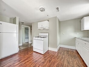 128 Mt Washington St in Lowell, MA - Building Photo - Building Photo