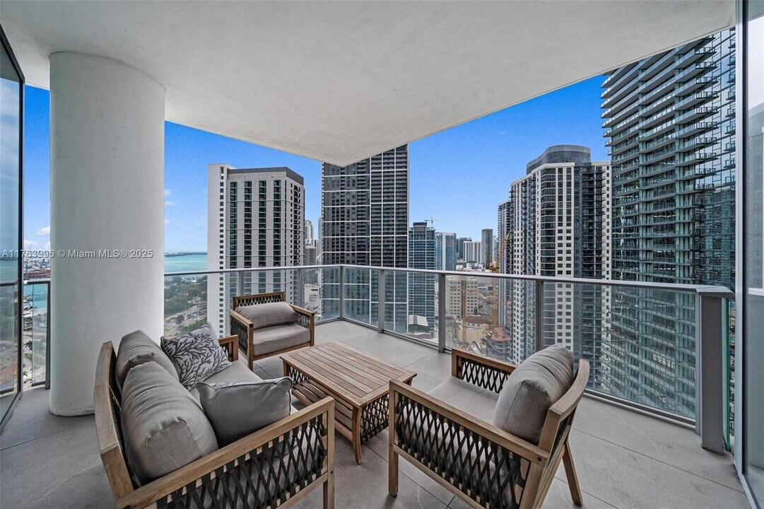 851 NE 1st Ave, Unit 851 NE 1st Ave # 2911 in Miami, FL - Foto de edificio