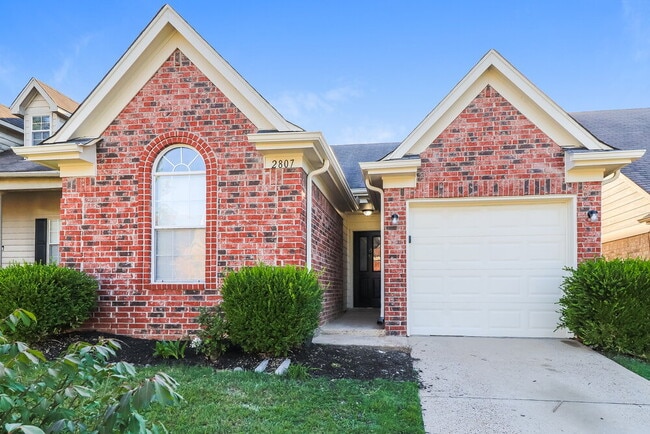 property at 2807 Maggie Woods Ln