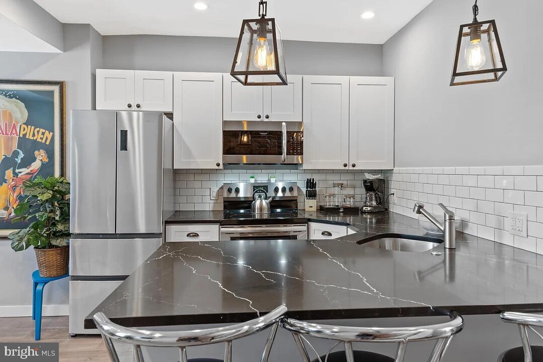 2527 N Front St Photo