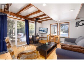 8521 Drifter Way in Whistler, BC - Building Photo - Building Photo
