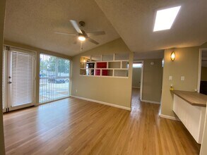 5546 Waring Rd in San Diego, CA - Foto de edificio - Building Photo