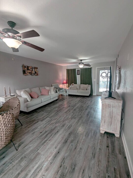 9 Mellor Ln in Bella Vista, AR - Foto de edificio